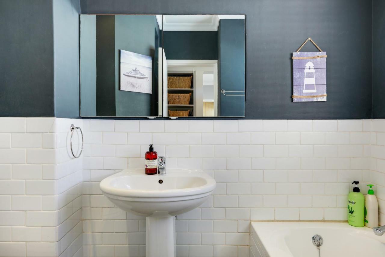 Backup-Powered Bantry Bay View 2 Bed Apartment Cidade Do Cabo Exterior foto